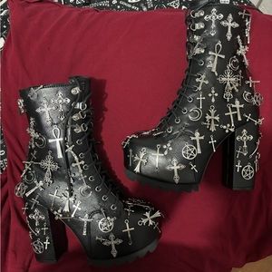Idol Worship boots